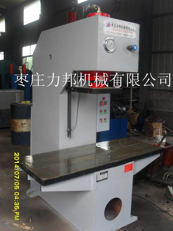 香蕉APP在线观看机械20t手动校直机侧面展示