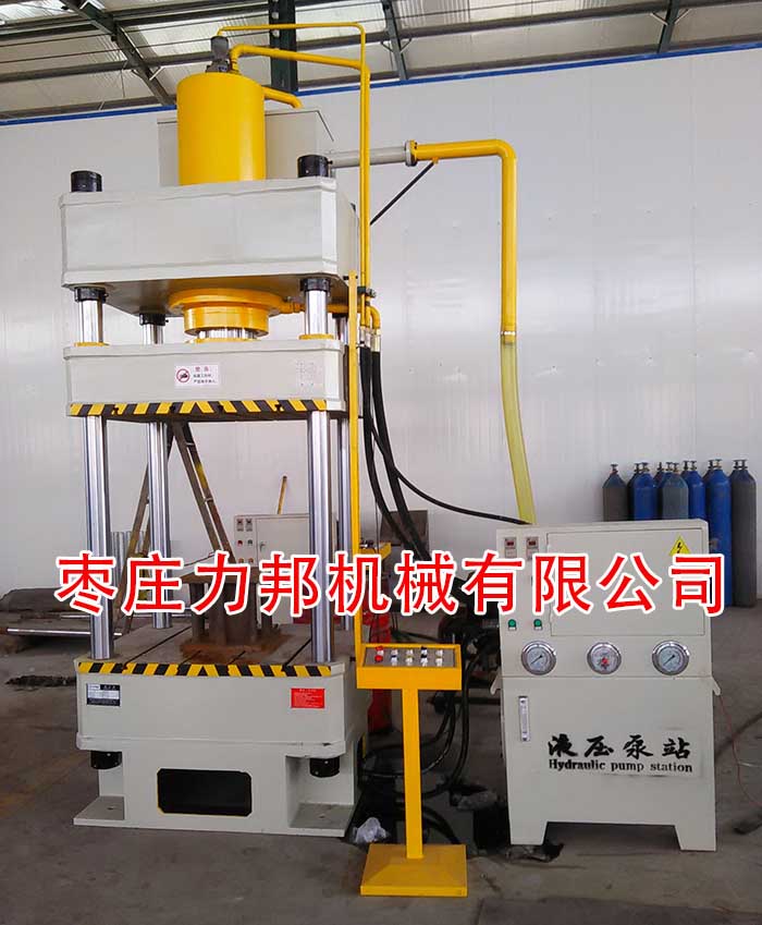 枣庄香蕉APP在线观看木屑压块液压机实物拍摄的图